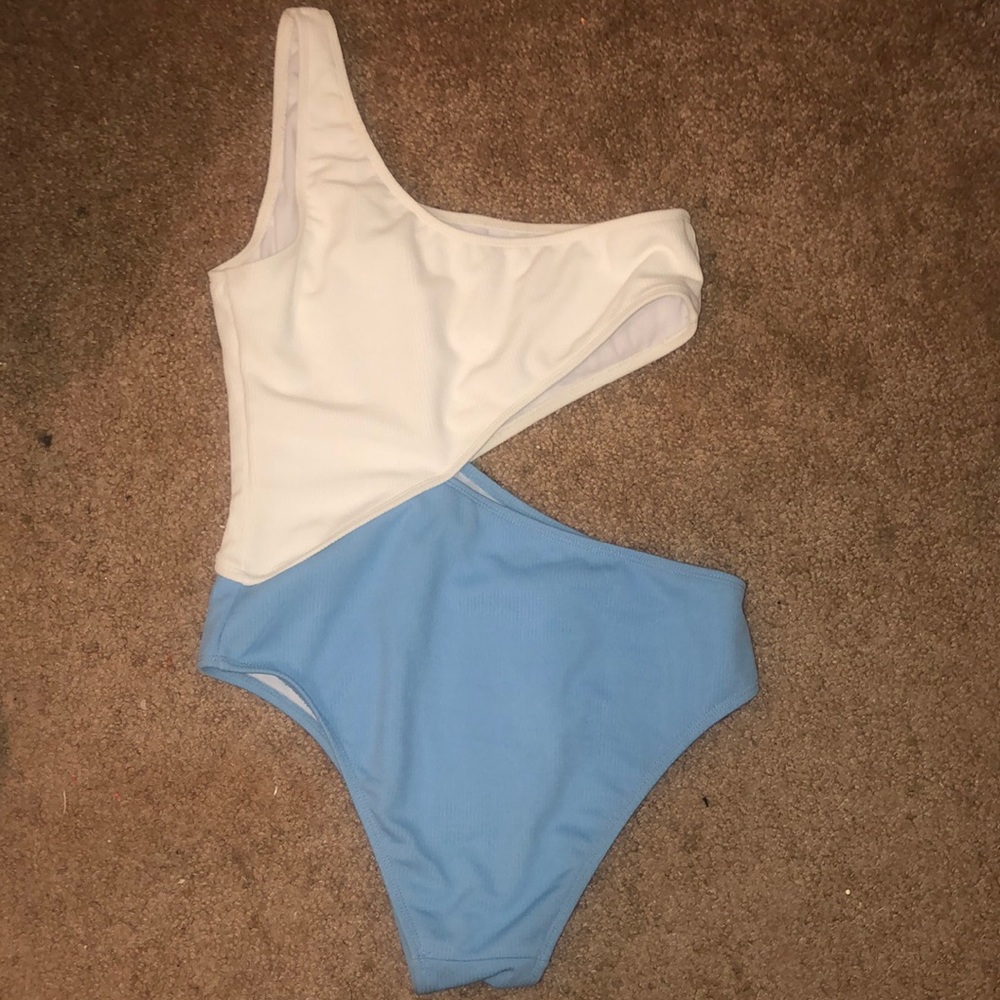 Colorblock bathing suit